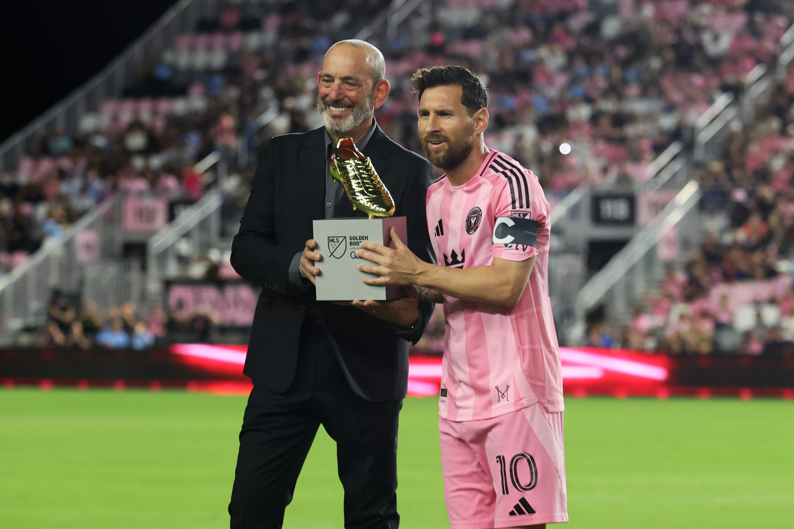 মেসির জোড়া গোল, মায়ামির জয়: ন্যাশভিলেকে ৩-১ ব্যবধানে হারিয়ে প্লে-অফে এগিয়ে মায়ামি