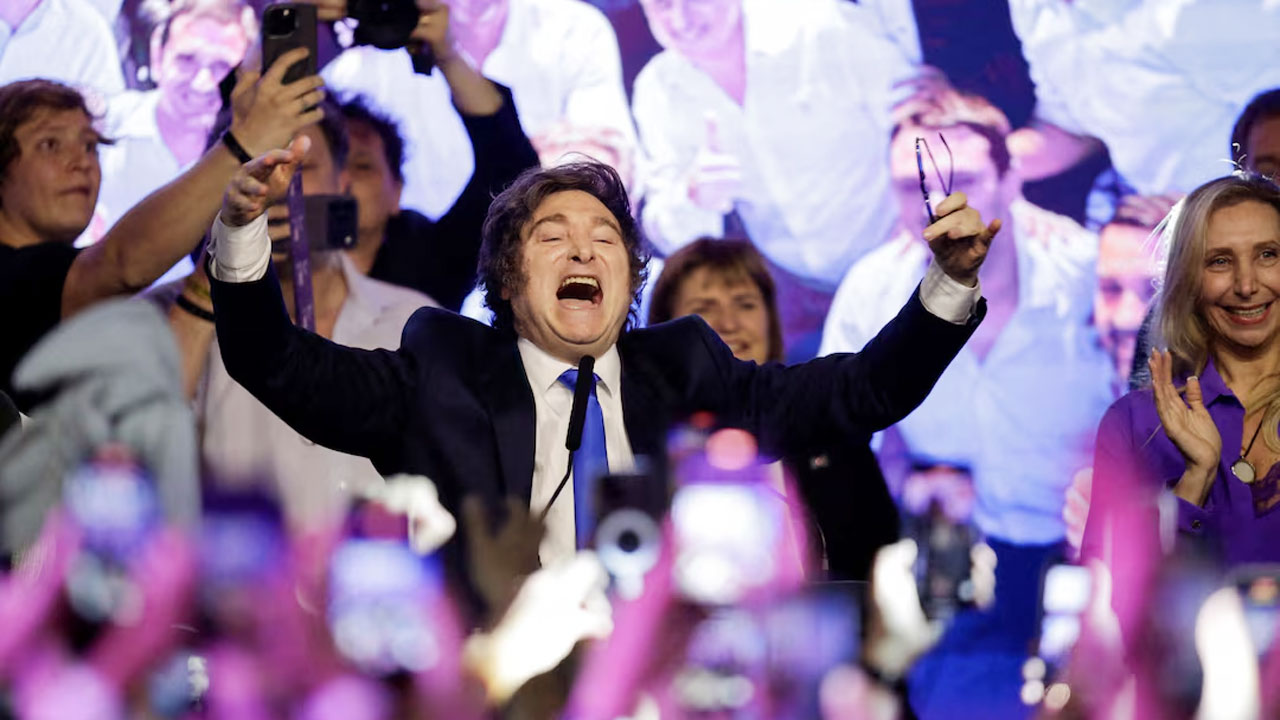 আর্জেন্টিনায় প্রেসিডেন্ট মিলেইয়ের দলের বড় জয়: রাজনৈতিক ও অর্থনৈতিক প্রেক্ষাপট