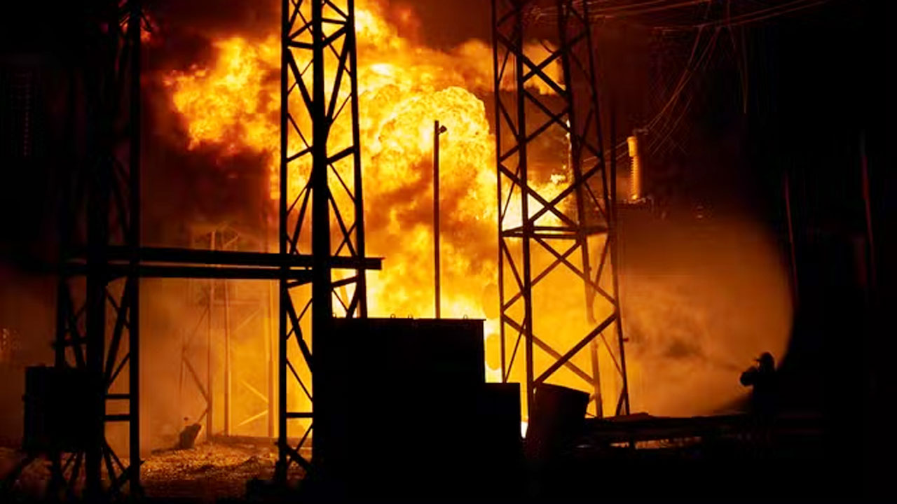 রুশ হামলায় বিদ্যুৎহীন ইউক্রেনের চেরনিহিভ, ক্ষতিগ্রস্ত চেরোনোবিল পারমাণবিক বিদ্যুৎ কেন্দ্র