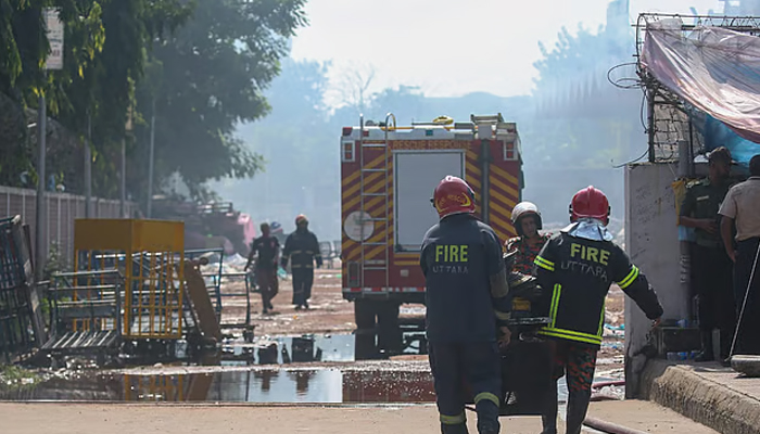 কার্গো ভিলেজ থেকে এখনো ধোঁয়া উড়ছে, চলছে উদ্ধারকাজ