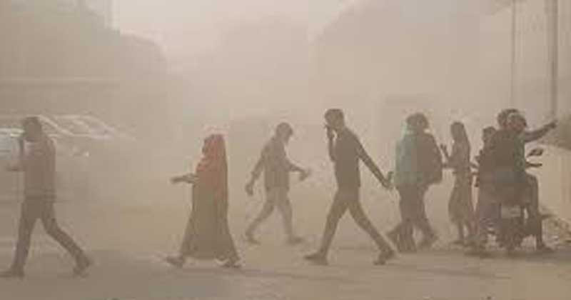 বায়ুদূষণের তালিকায় শীর্ষ পাঁচে ঢাকা