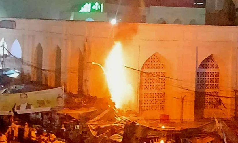 বায়তুল মোকাররমে বৈদ্যুতিক খুটিতে আগুন, নিয়ন্ত্রণে আনা হয়েছে