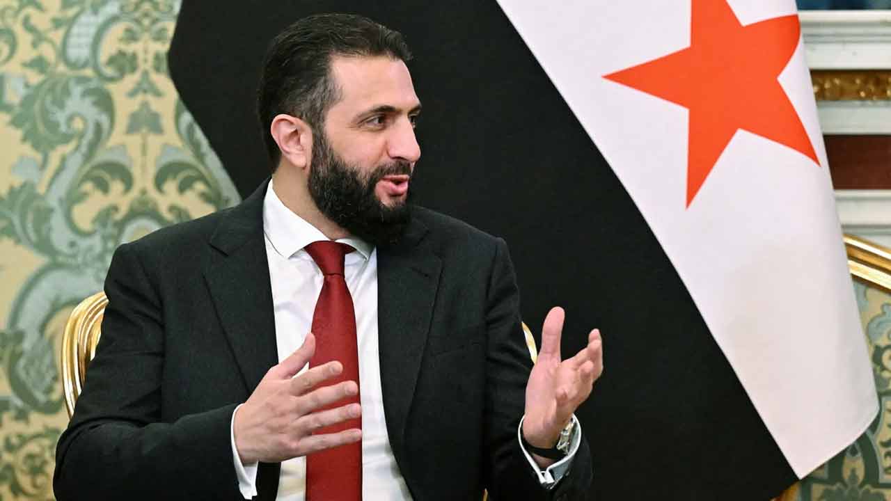 সন্ত্রাসবাদের কালো তালিকা থেকে নাম মুছে যুক্তরাষ্ট্র সফরে সিরিয়ার প্রেসিডেন্ট আহমাদ আল শারা