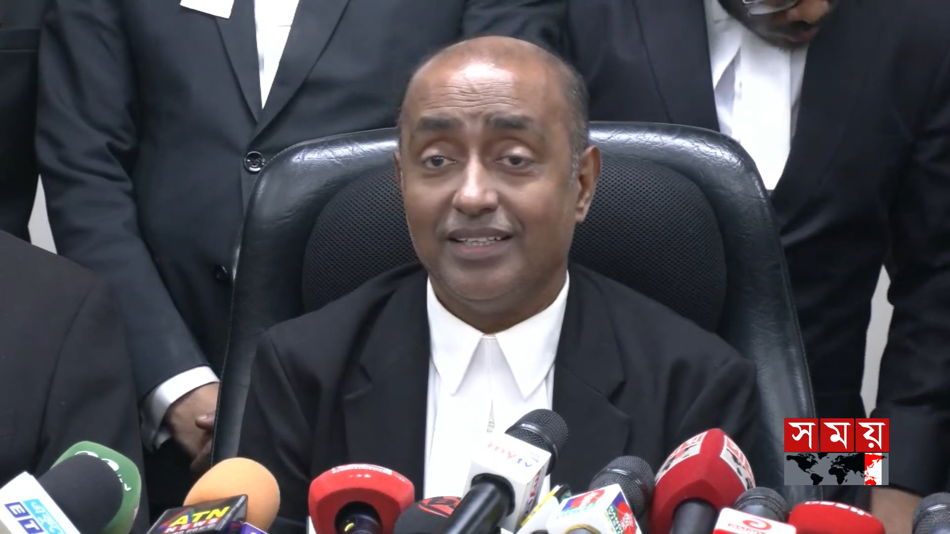 এ্যাটর্নি জেনারেল আসাদুজ্জামান তত্ত্বাবধায়ক সরকার ব্যবস্থার পক্ষে মত দিয়েছেন