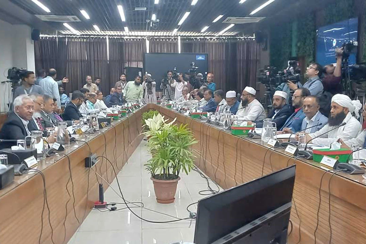 নির্বাচন কমিশনের সঙ্গে রাজনৈতিক দলগুলোর ১১ দফা এজেন্ডা নিয়ে সংলাপ শুরু