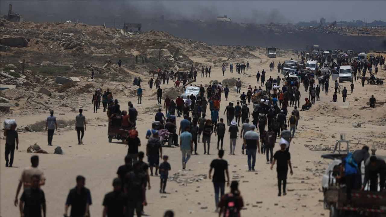 গাজায় ২ লাখ ৮২ হাজার বাড়িঘর ধ্বংস, লাখো ফিলিস্তিনি ঠাঁই নিয়েছেন তাঁবুতে