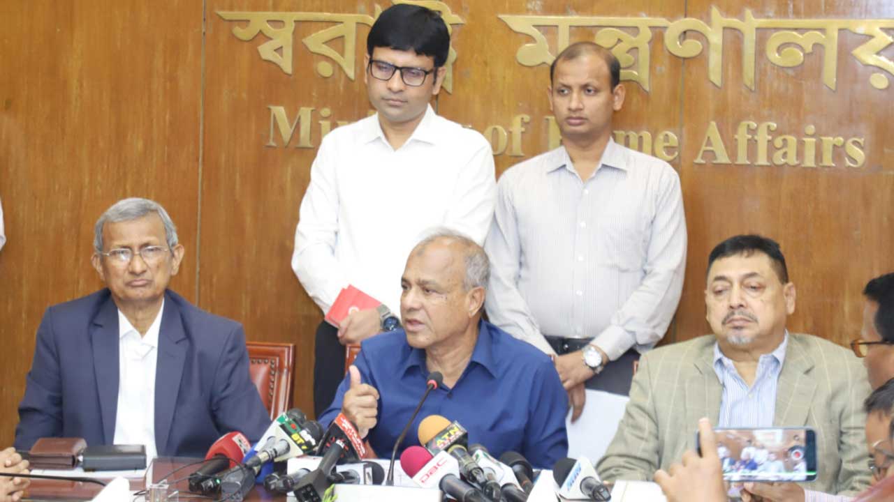 নির্বাচনের আগে আইনশৃঙ্খলা পরিস্থিতি স্থিতিশীল, ভূমিকম্প সংক্রান্ত সতর্কতা ব্যবস্থা নিয়ে ভাবনা