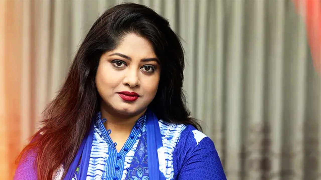 নায়িকা মৌসুমীর ৫২তম জন্মদিন যুক্তরাষ্ট্রে পরিবারসহ উদযাপন