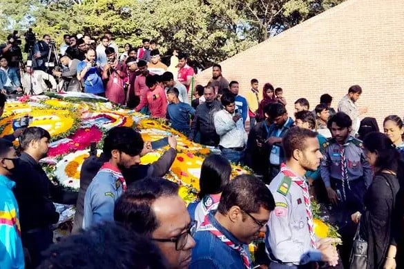 শহীদ বুদ্ধিজীবী দিবসে মিরপুরে স্মৃতিসৌধে রাষ্ট্রপতি ও প্রধান উপদেষ্টাসহ সর্বস্তরের মানুষের শ্রদ্ধা