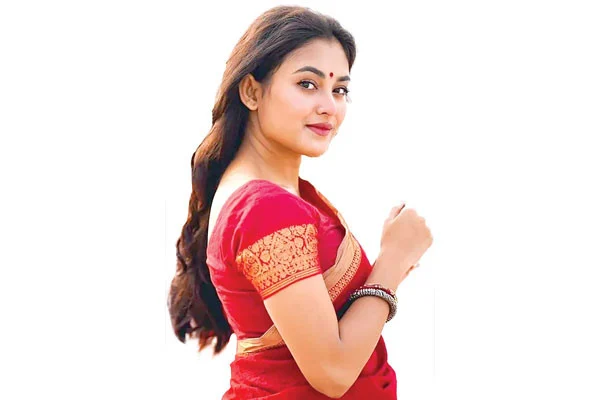 অল্প সময়ে অভিনয়ে পরিচিতি গড়ে তুলেছেন তটিনী