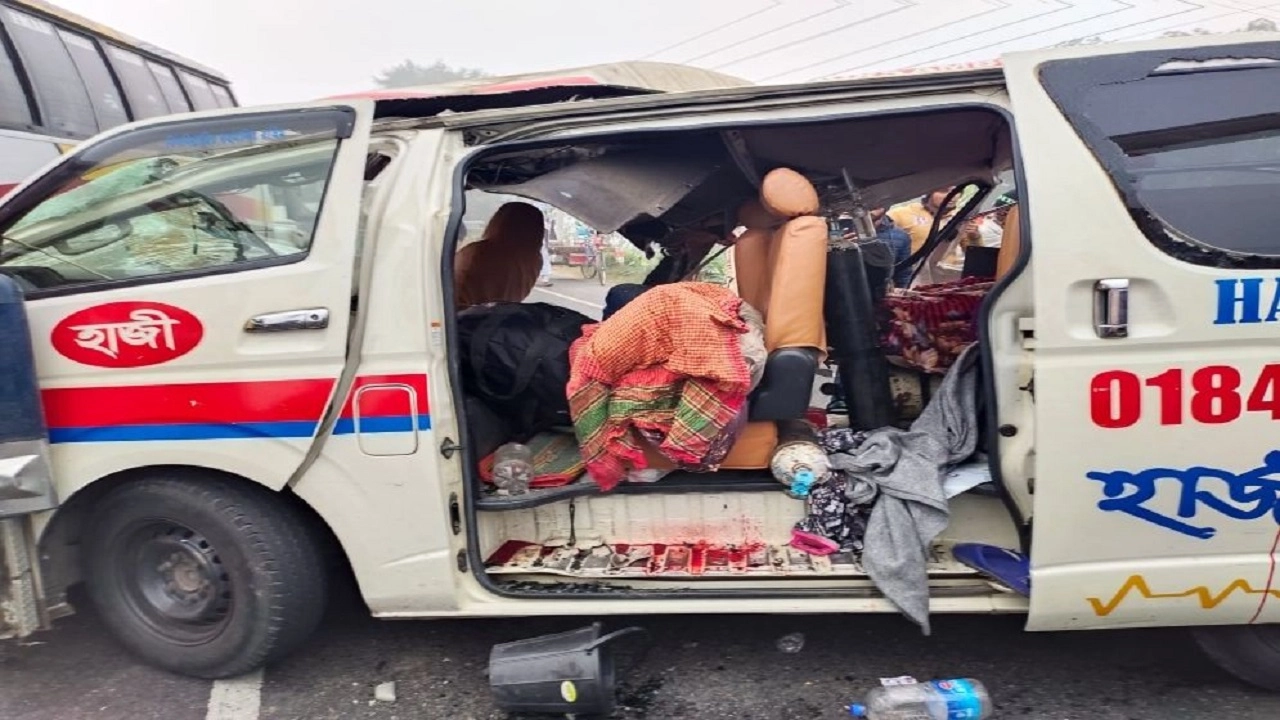 ভাঙ্গা–খুলনা মহাসড়কে ট্রাক ও অ্যাম্বুলেন্সের মুখোমুখি সংঘর্ষে তিনজন নিহত