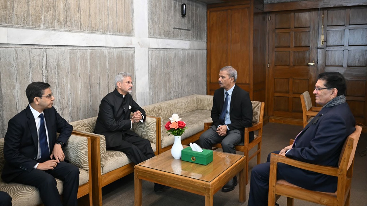 খালেদা জিয়ার প্রতি শ্রদ্ধা জানাতে আন্তর্জাতিক প্রতিনিধি দল , উপদেষ্টাদের সাথে সাক্ষাৎ