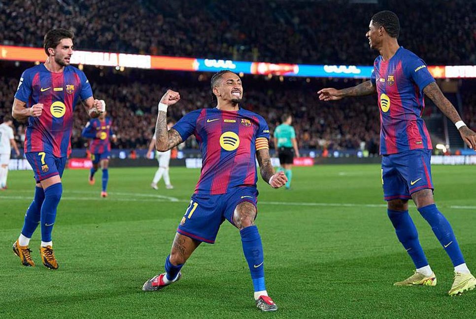 রাফিনিয়ার জোড়া গোলে ওসাসুনাকে হারিয়ে শীর্ষস্থান সুসংহত করল বার্সেলোনা