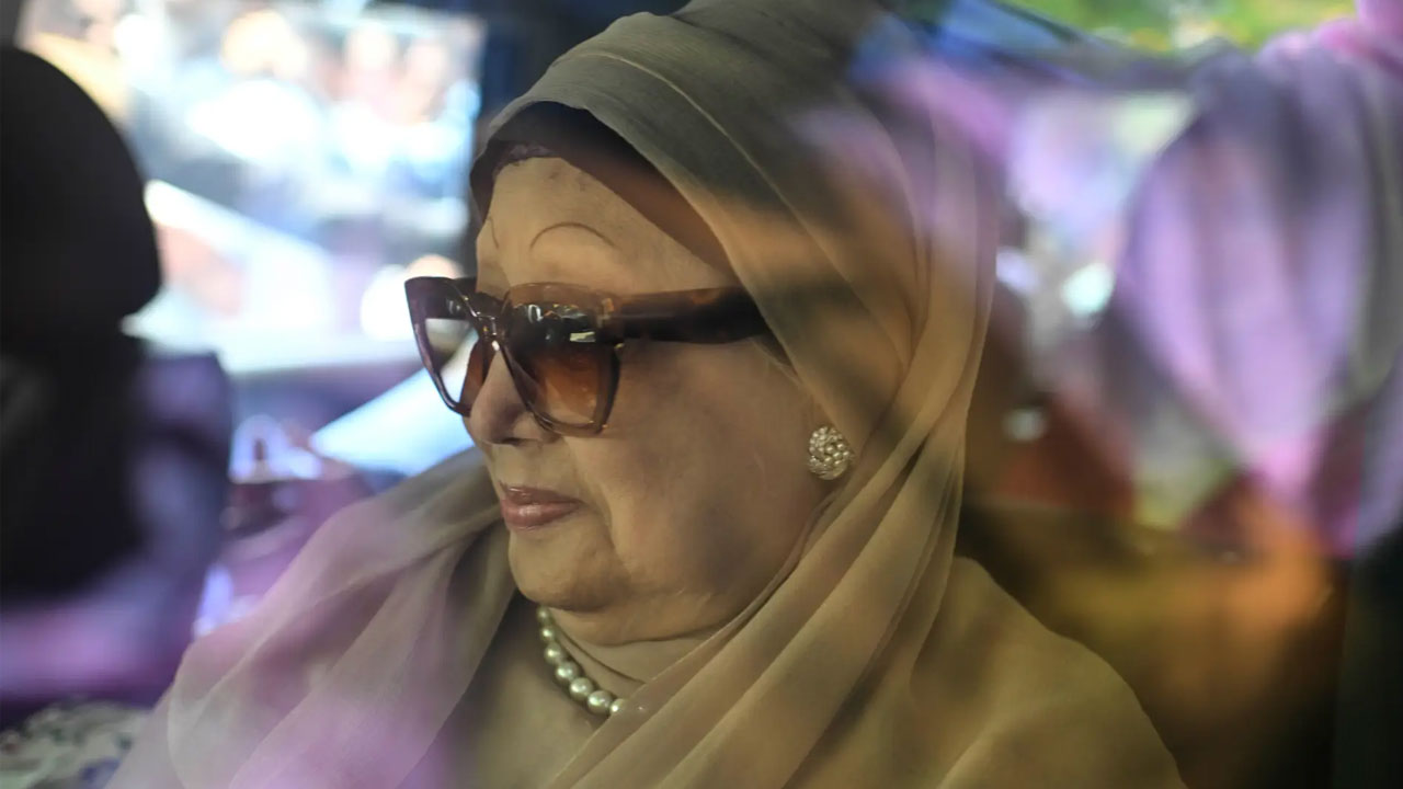 বেগম খালেদা জিয়ার লন্ডন যাত্রা কারিগরি ত্রুটিতে এক দিন পিছিয়ে গেল