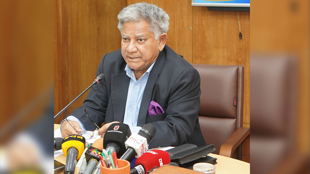 চট্টগ্রাম বন্দরে অবৈধ অর্থ আদায় নিয়ে শ্রম উপদেষ্টার মন্তব্য