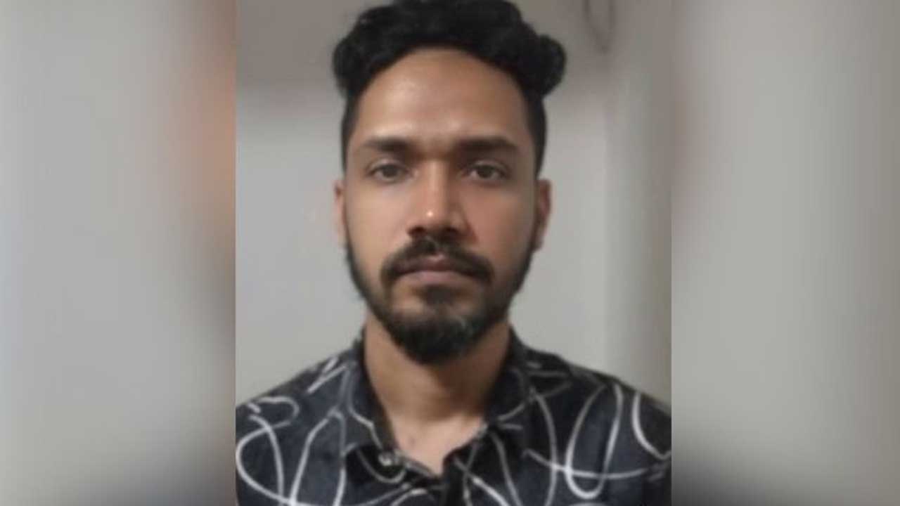 ইনকিলাব মঞ্চের মুখপাত্র শরিফ ওসমান হাদির ওপর হামলার ঘটনায় সন্দেহভাজনের ব্যাংক হিসাব জব্দ