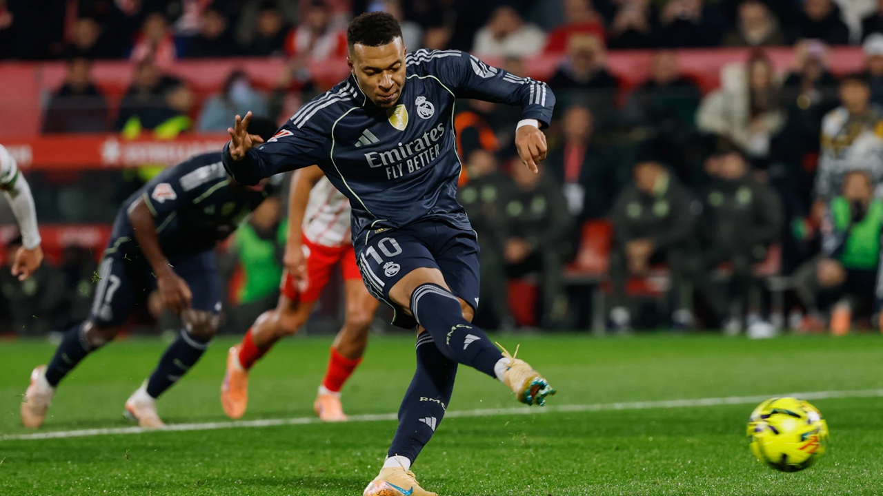 রিয়াল মাদ্রিদের টানা তৃতীয় ড্র, শীর্ষে বার্সেলোনা