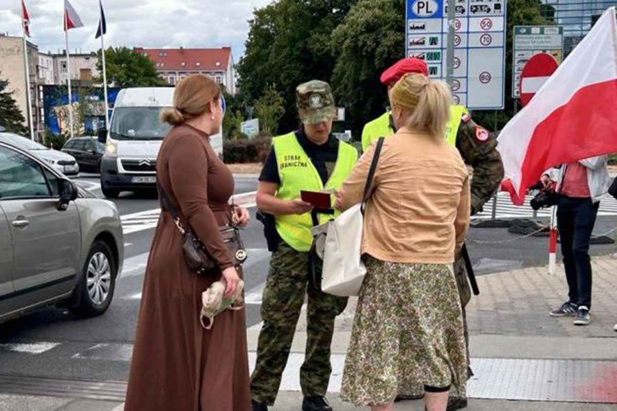 পোল্যান্ডের পূর্ব সীমান্ত শক্তিশালী করতে জার্মান সেনা মোতায়েনের ঘোষণা