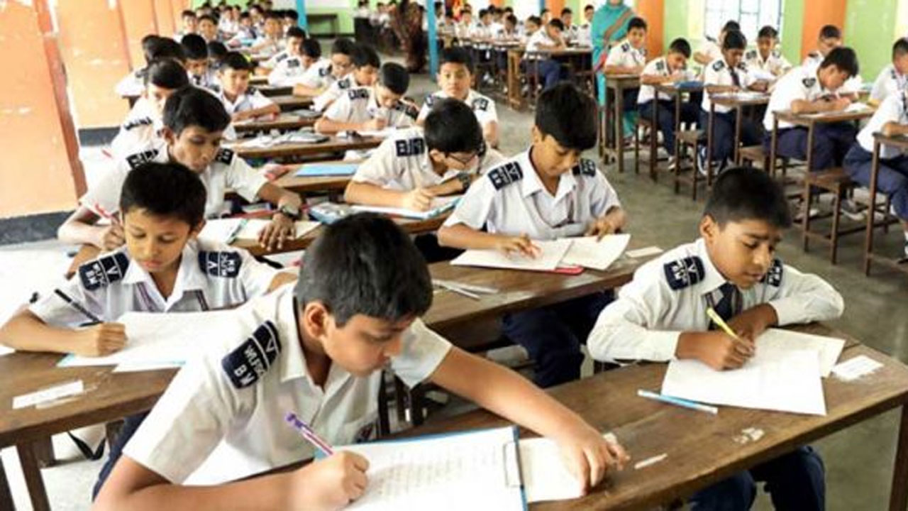 সহকারী শিক্ষকদের আন্দোলনের মধ্যে সরকারি প্রাথমিক বিদ্যালয়ে বার্ষিক পরীক্ষা শুরু