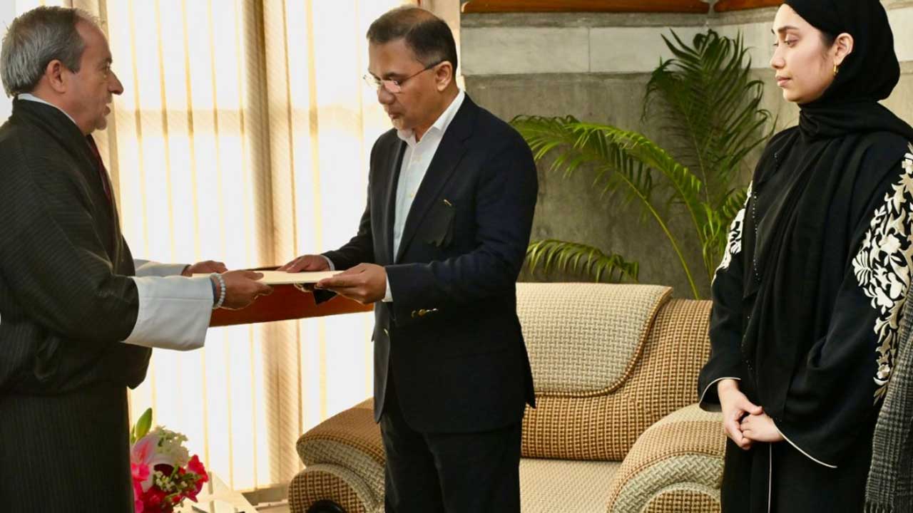 জাতীয় সংসদ ভবনে তারেক রহমানের সঙ্গে নেপাল ও ভুটানের পররাষ্ট্রমন্ত্রীর সাক্ষাৎ