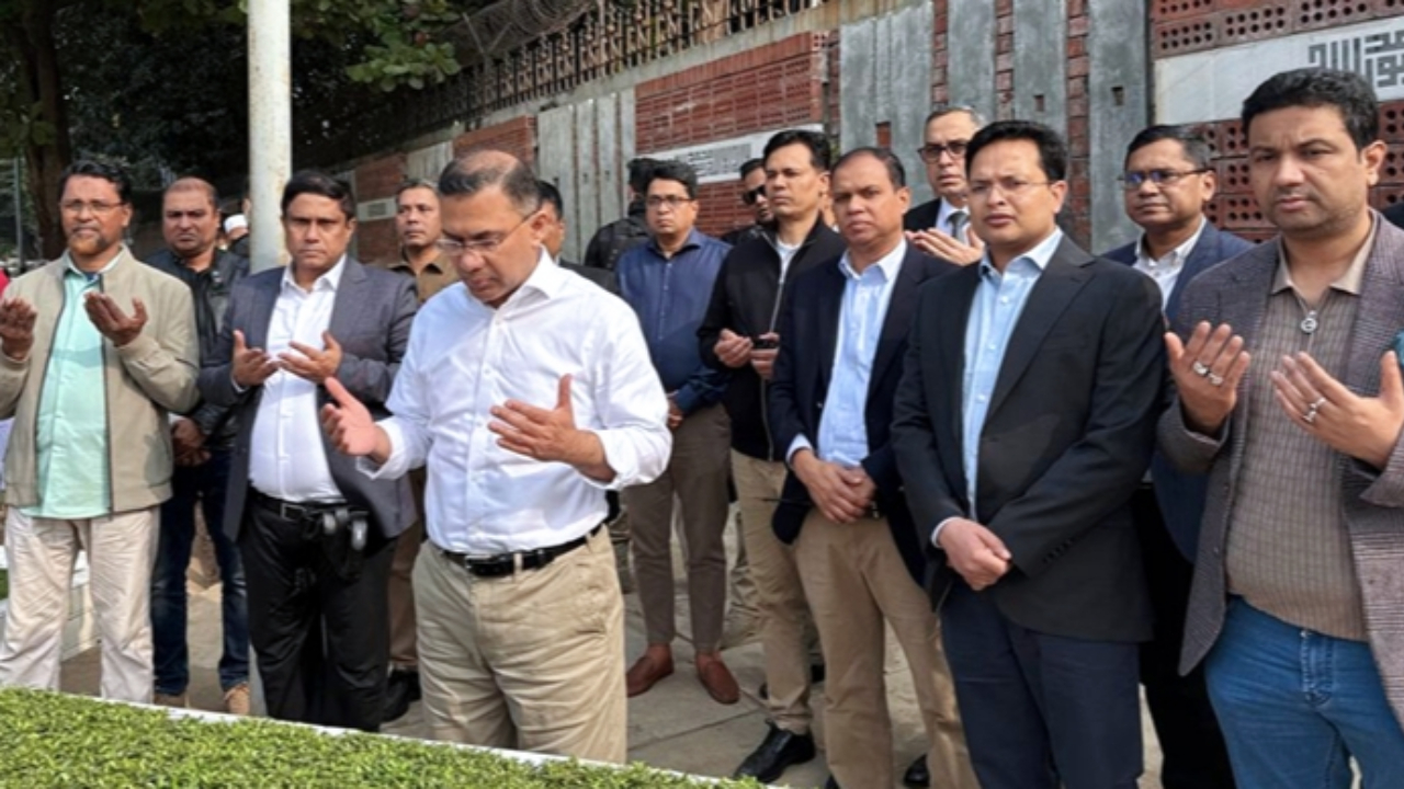 তারেক রহমানের প্রথমবার কোকোর কবর জিয়ারত