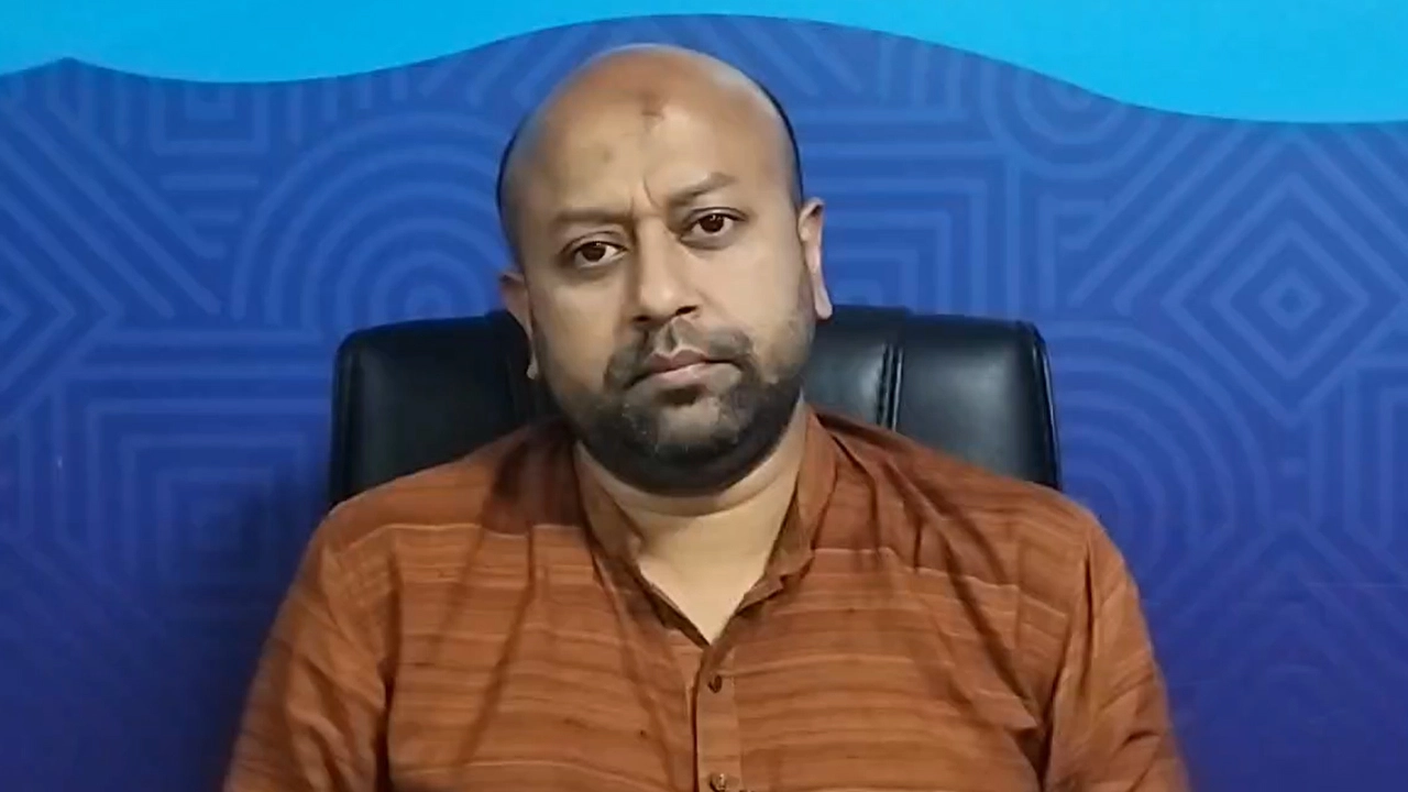 বরিশাল-৩ আসনের স্বতন্ত্র প্রার্থী ফুয়াদের নির্বাচনী তহবিলে ২৫ ঘণ্টায় ২২ লাখ টাকা সংগ্রহ