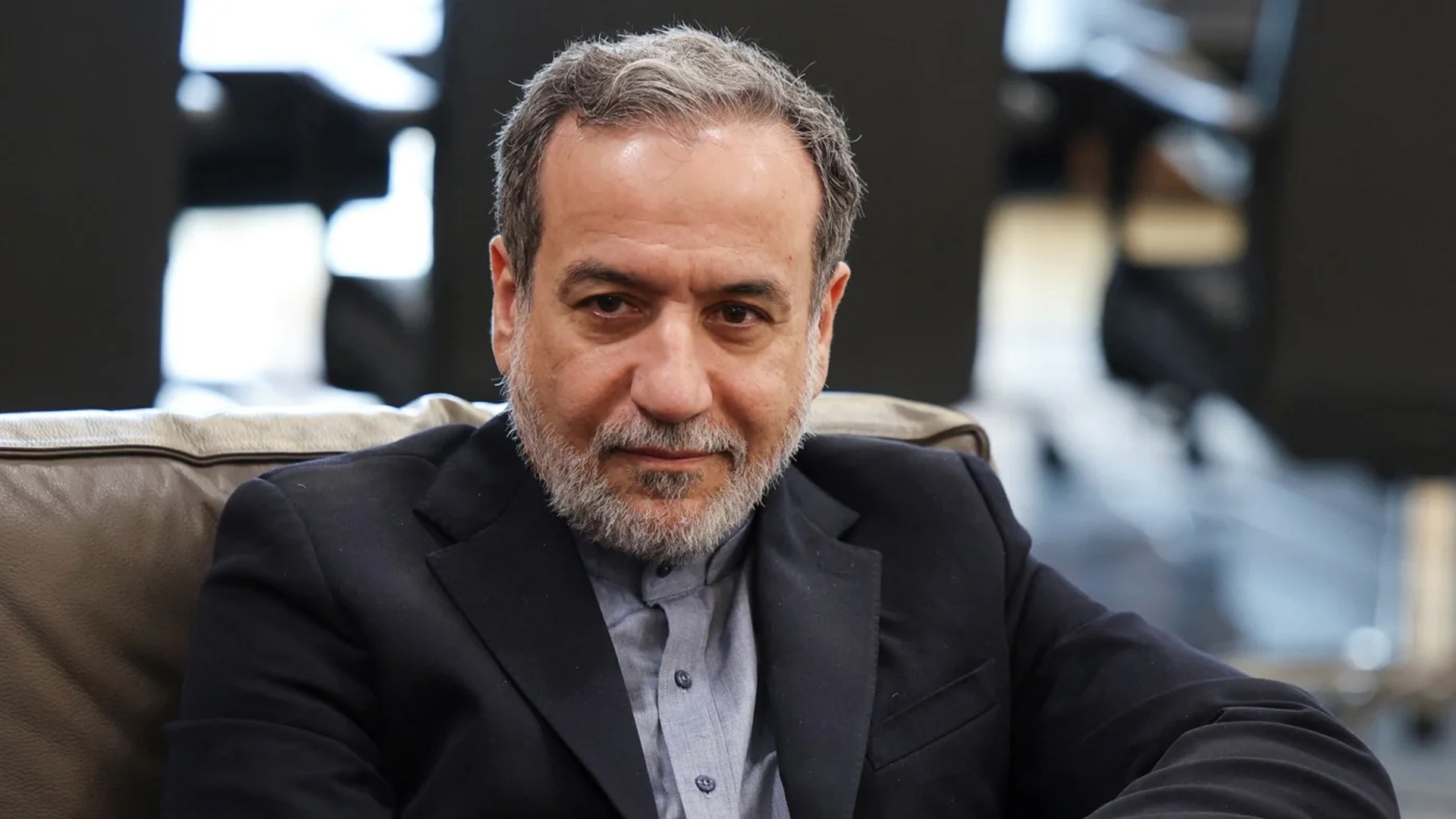 ইরানের সামরিক সক্ষমতা পরীক্ষা করলে যুক্তরাষ্ট্রের জবাব দিতে প্রস্তুত: পররাষ্ট্রমন্ত্রী