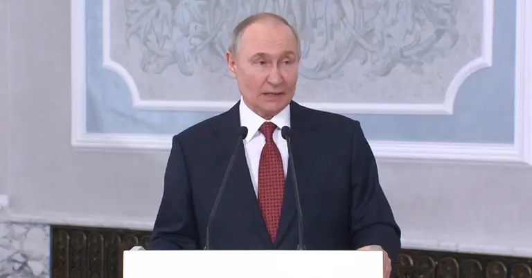 ইরানের রাজনৈতিক অস্থিরতায় রাশিয়ার প্রকাশ্য নীরবতা, আড়ালে কূটনৈতিক সমর্থনের ইঙ্গিত