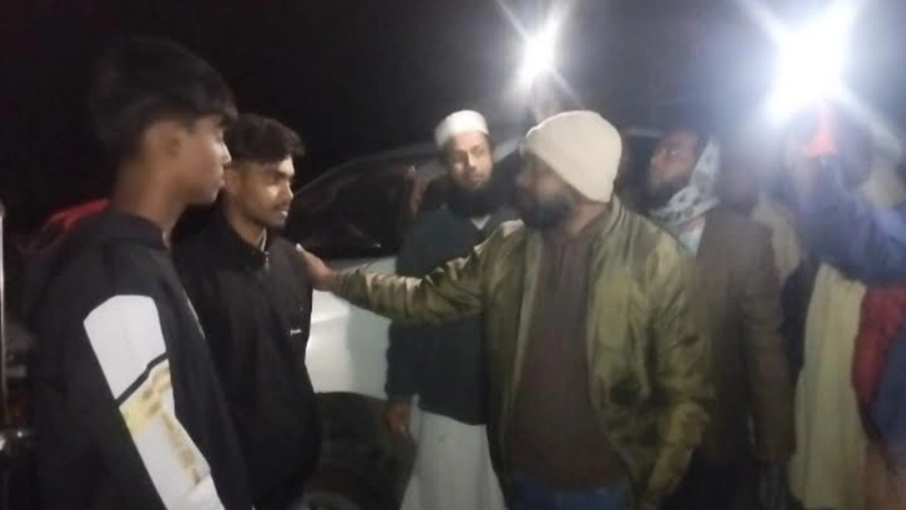 সারাদেশে রাষ্ট্রীয় শোক চলাকালে টাঙ্গাইলের ভূঞাপুরে শব্দদূষণকারীদের জরিমানা