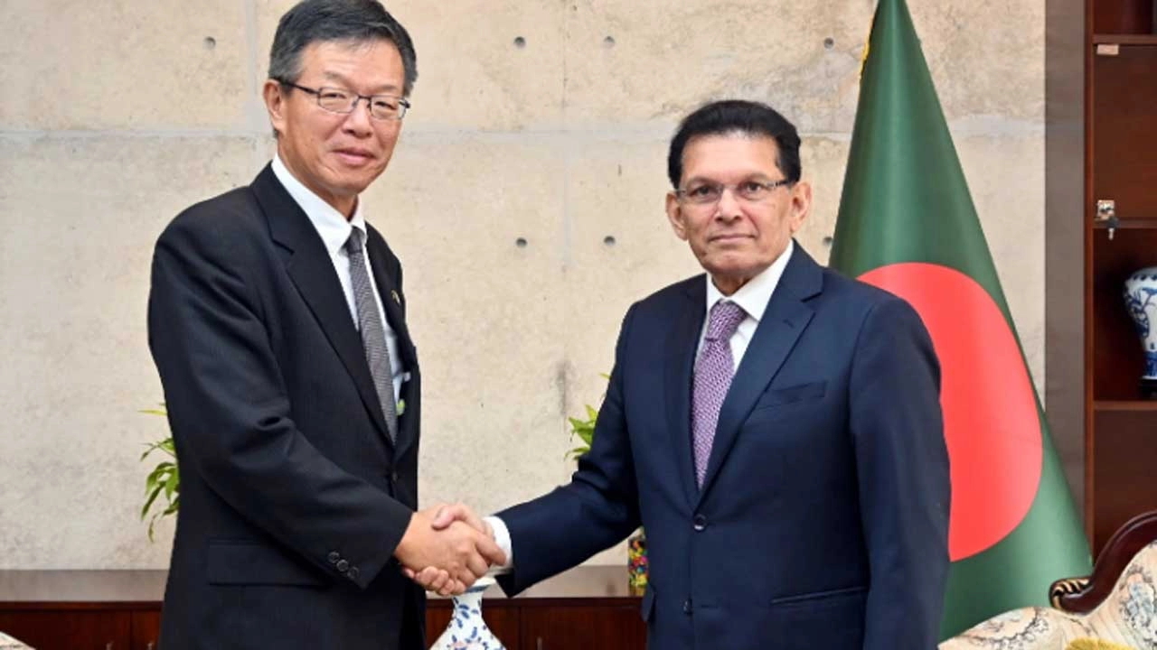 পররাষ্ট্রমন্ত্রীকে জাপান সফরের আমন্ত্রণ জানালেন রাষ্ট্রদূত শিনিচি সাইদা