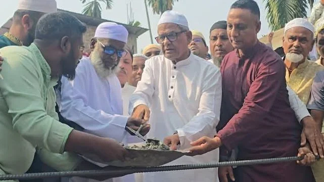 ঠাকুরগাঁওয়ে মাদ্রাসা ভবনের ভিত্তিপ্রস্তর উদ্বোধন, স্থানীয় সরকার নির্বাচন যথাসময়ে হওয়ার আশ্বাস