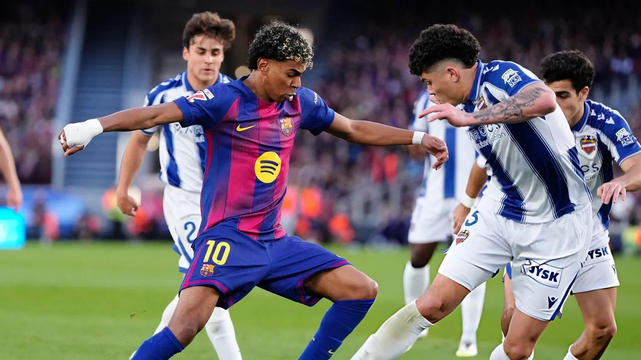 লেভান্তেকে হারিয়ে লা লিগার শীর্ষে ফিরল বার্সেলোনা