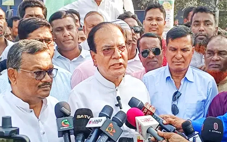 ঈদের আগে ‘ফ্যামিলি কার্ড’ চালুর উদ্যোগ, ৮ উপজেলায় পাইলট প্রকল্পের পরিকল্পনা