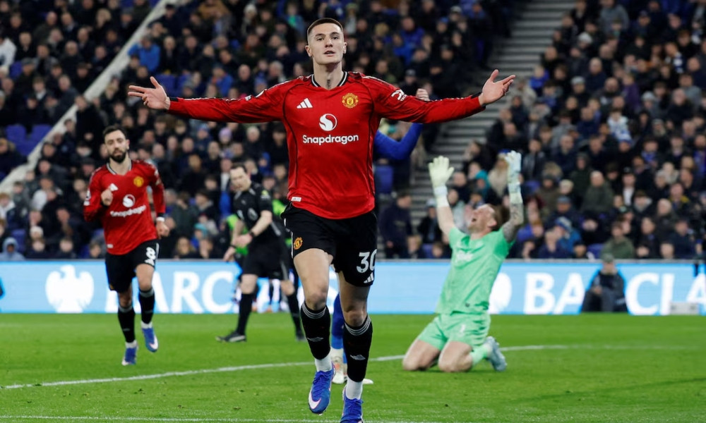 ম্যানচেস্টার ইউনাইটেডের কষ্টার্জিত জয়ে টেবিলের শীর্ষ চারে উন্নীত