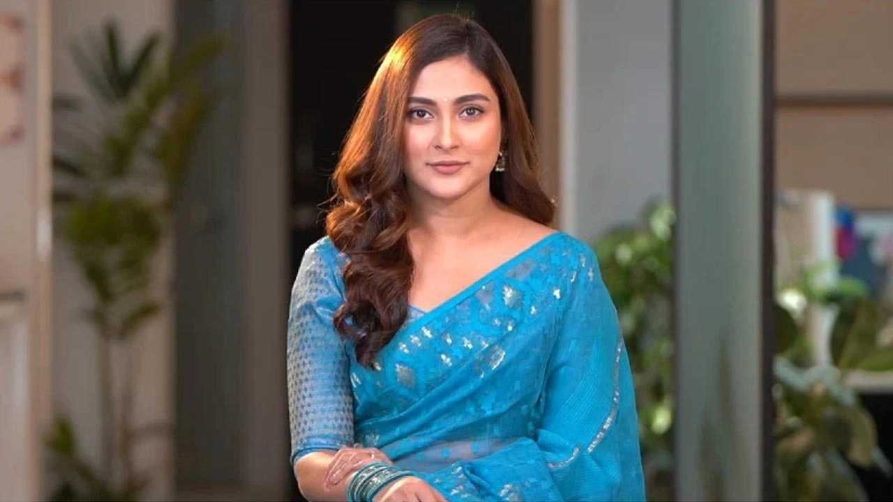 মেহজাবীন চৌধুরী ফের আলোচনায় মদ বহনের অভিযোগ নিয়ে