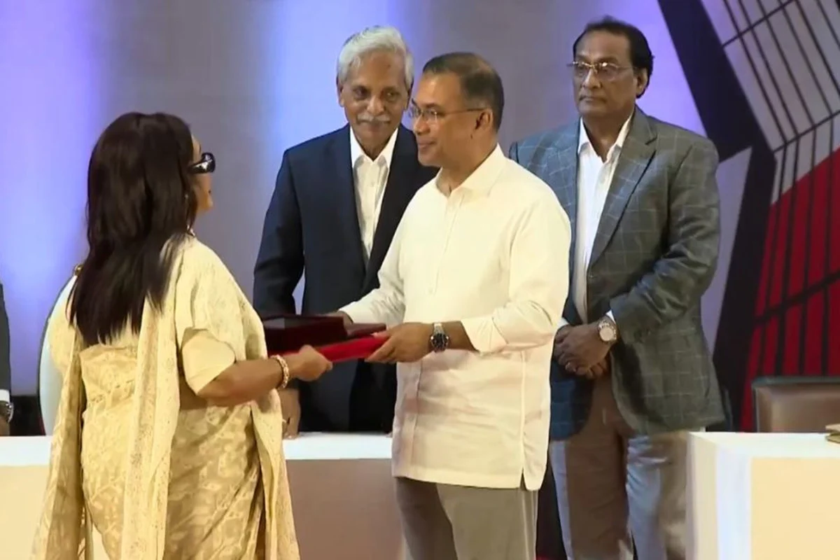 একুশে পদক-২০২৬ প্রদান করলেন  প্রধানমন্ত্রী তারেক রহমান 