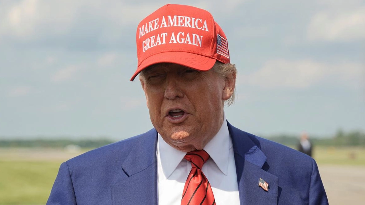 ভেনেজুয়েলা থেকে ৮০ মিলিয়ন ব্যারেলের বেশি তেল প্রাপ্তির দাবি ট্রাম্পের