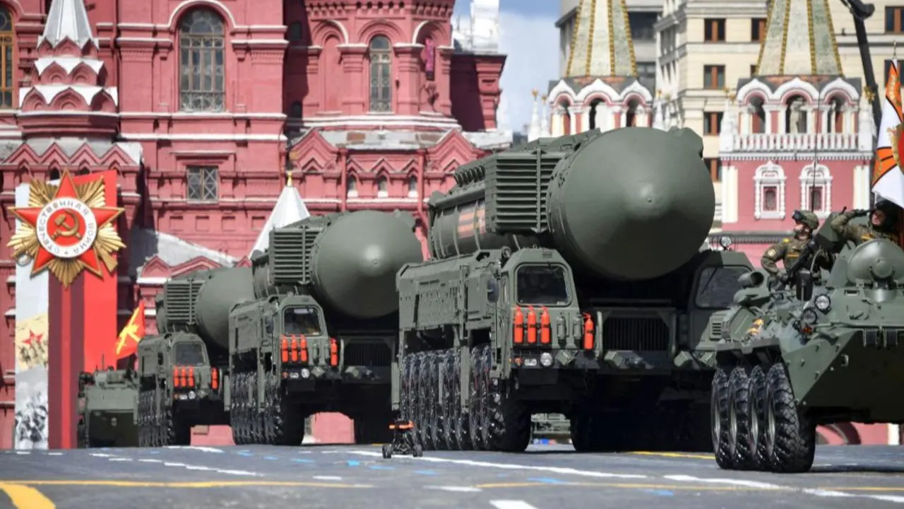 মস্কো সতর্ক: ইউক্রেনকে পরমাণু অস্ত্র সরবরাহ রাশিয়ার পারমাণবিক হামলার ঝুঁকি বাড়াবে