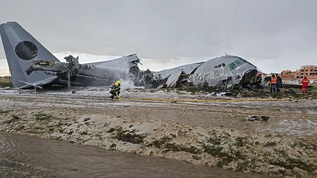 বিমান দুর্ঘটনায় বলিভিয়ার লা পাজে কমপক্ষে ১৫ জন নিহত
