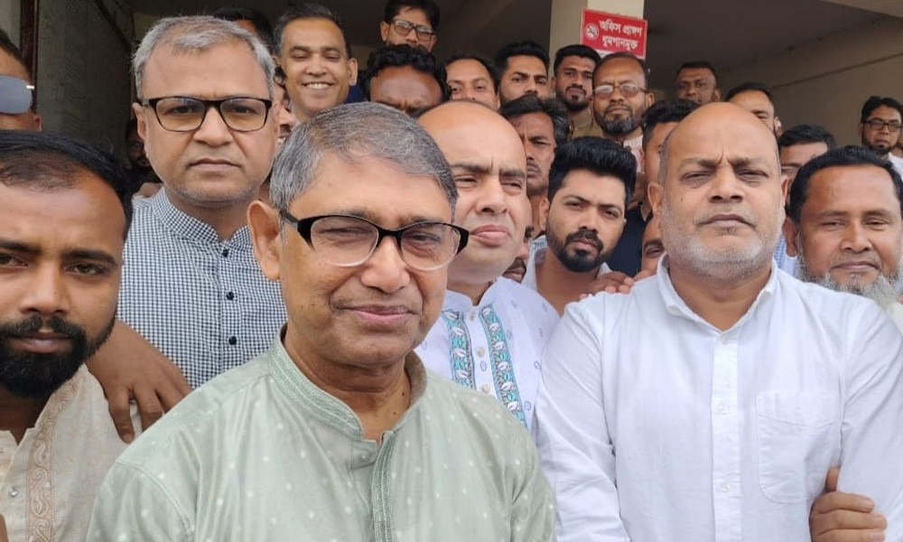 বাংলাদেশে তেলের কোনো সংকট নেই, মন্ত্রণালয় নিশ্চিত