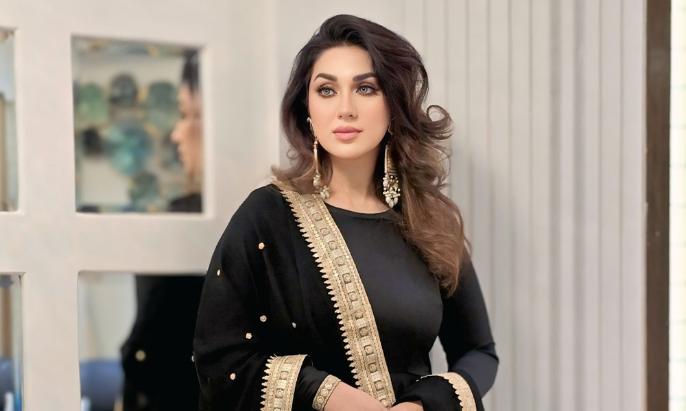 ঢালিউডের বর্তমান পরিস্থিতি নিয়ে চিত্রনায়িকা অপু বিশ্বাসের মন্তব্য