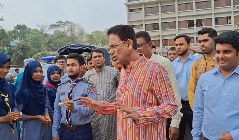 শিক্ষার্থীদের রাস্তায় দাঁড় করিয়ে সংবর্ধনা আয়োজন নিষিদ্ধ: শিক্ষামন্ত্রী