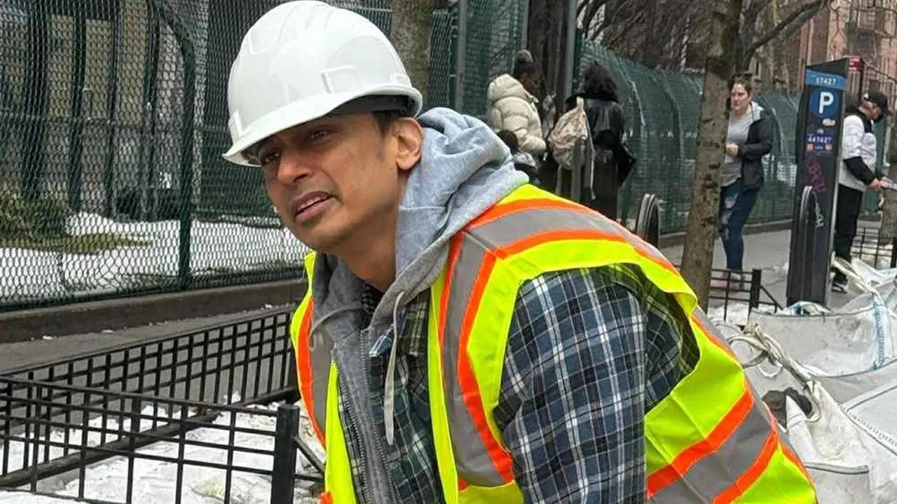 যুক্তরাষ্ট্রে শ্রমিক পোশাকে দেখা গেছে জায়েদ খান