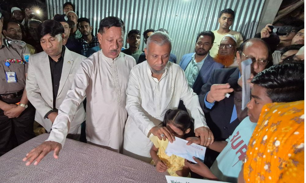 সৌদি আরবে মিসাইল হামলায় নিহত কিশোরগঞ্জের বাচ্চু মিয়ার পরিবারকে সরকারি সহায়তা প্রদান