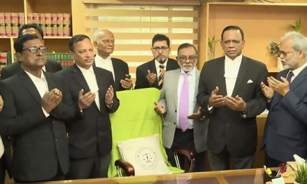 নতুন অ্যাটর্নি জেনারেলের কার্যালয়ে অনৈতিক কর্মকাণ্ডে আইন কর্মকর্তাদের বিরুদ্ধে ব্যবস্থা নেওয়ার ঘোষণা