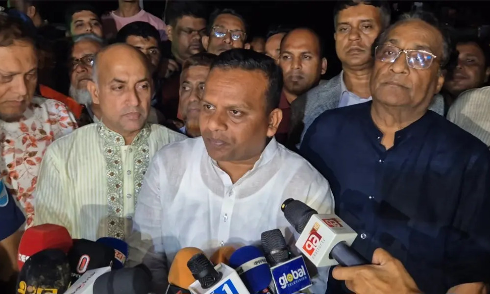 দৌলতদিয়ায় পদ্মায় বাস ডুবি: দুই তদন্ত কমিটি গঠন, উদ্ধার অভিযান অব্যাহত