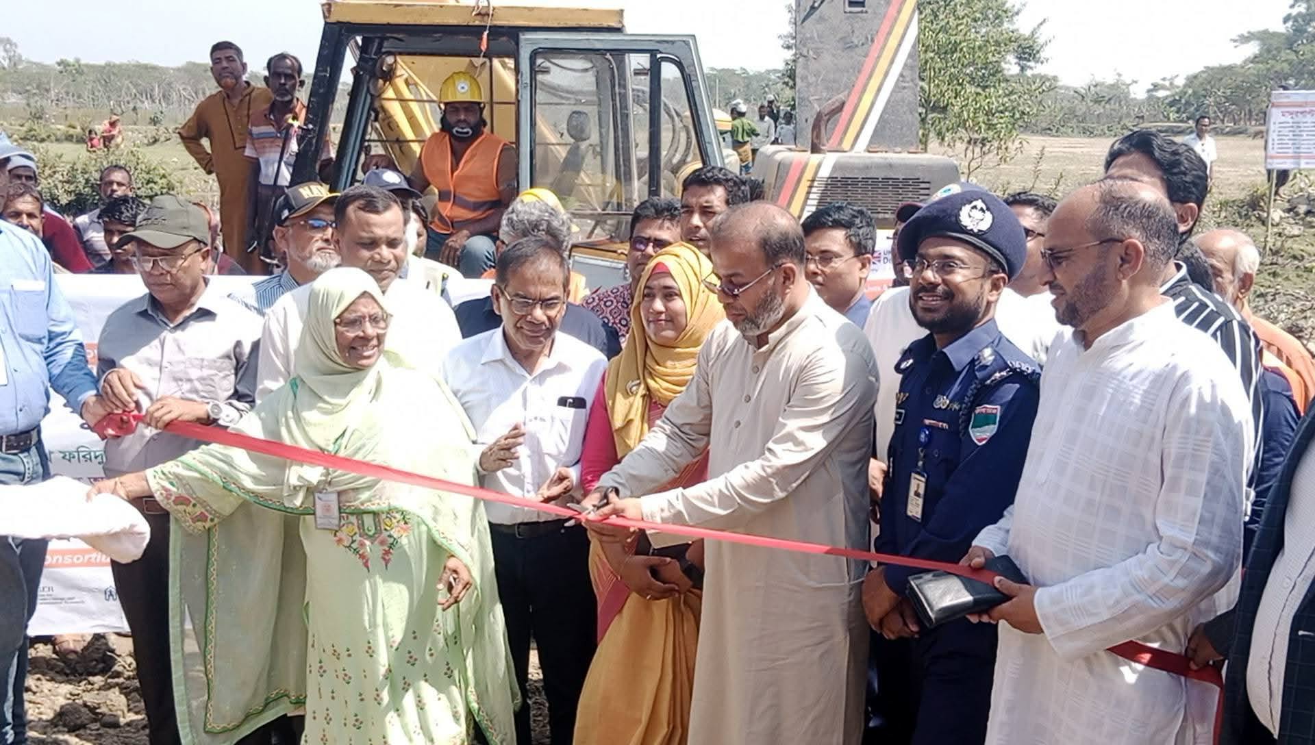 সারাদেশে ২০ হাজার কিলোমিটার খাল খনন ও ২৫ কোটি বৃক্ষরোপণ কর্মসূচি বাস্তবায়ন