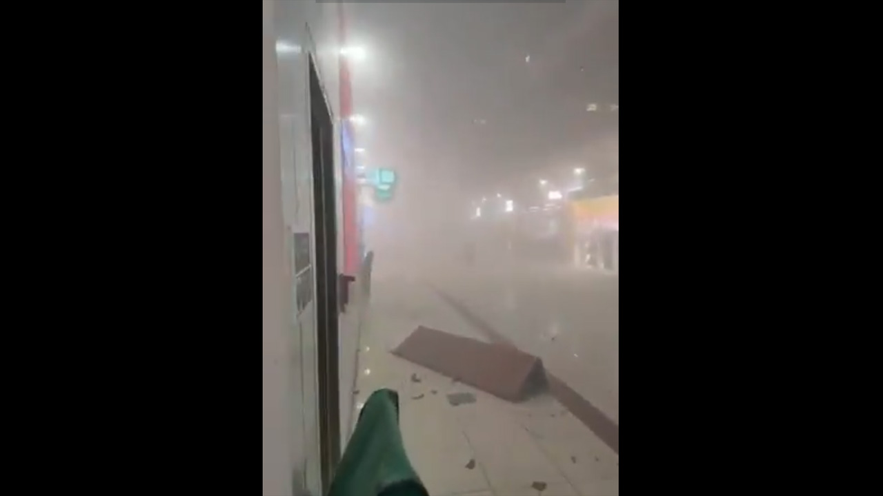 দুবাই আন্তর্জাতিক বিমানবন্দরে ছাদের ধস, চারজন সামান্য আহত