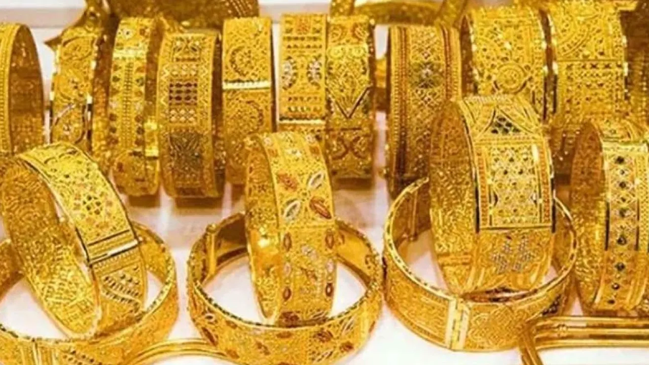 সোনার দাম টানা চতুর্থ দিনে ঊর্ধ্বগতি, ২২ ক্যারেটের দাম ছাড়ালো ২ লাখ ৭৭ হাজার টাকা