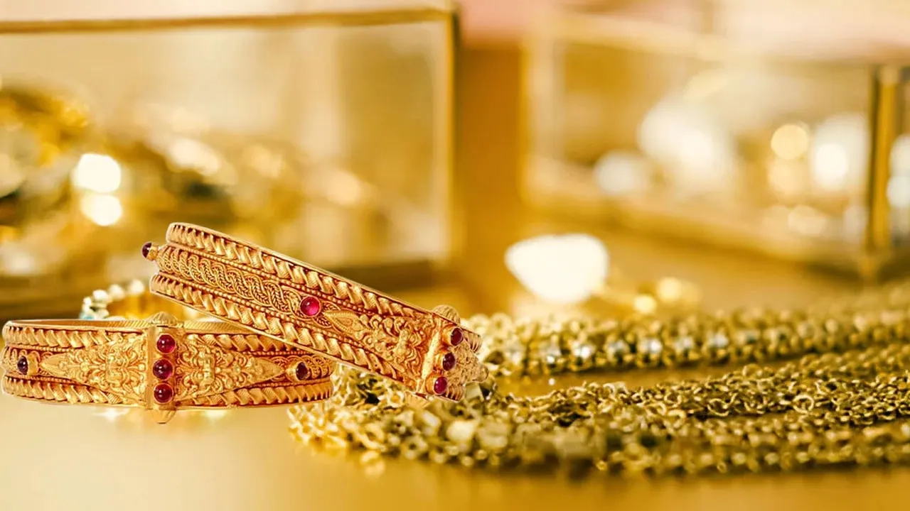 স্বর্ণের দামে ২৪ ঘণ্টার মধ্যে আবারও বৃদ্ধি, ২২ ক্যারেটের দাম ২ লাখ ৭৭ হাজার ছাড়িয়েছে